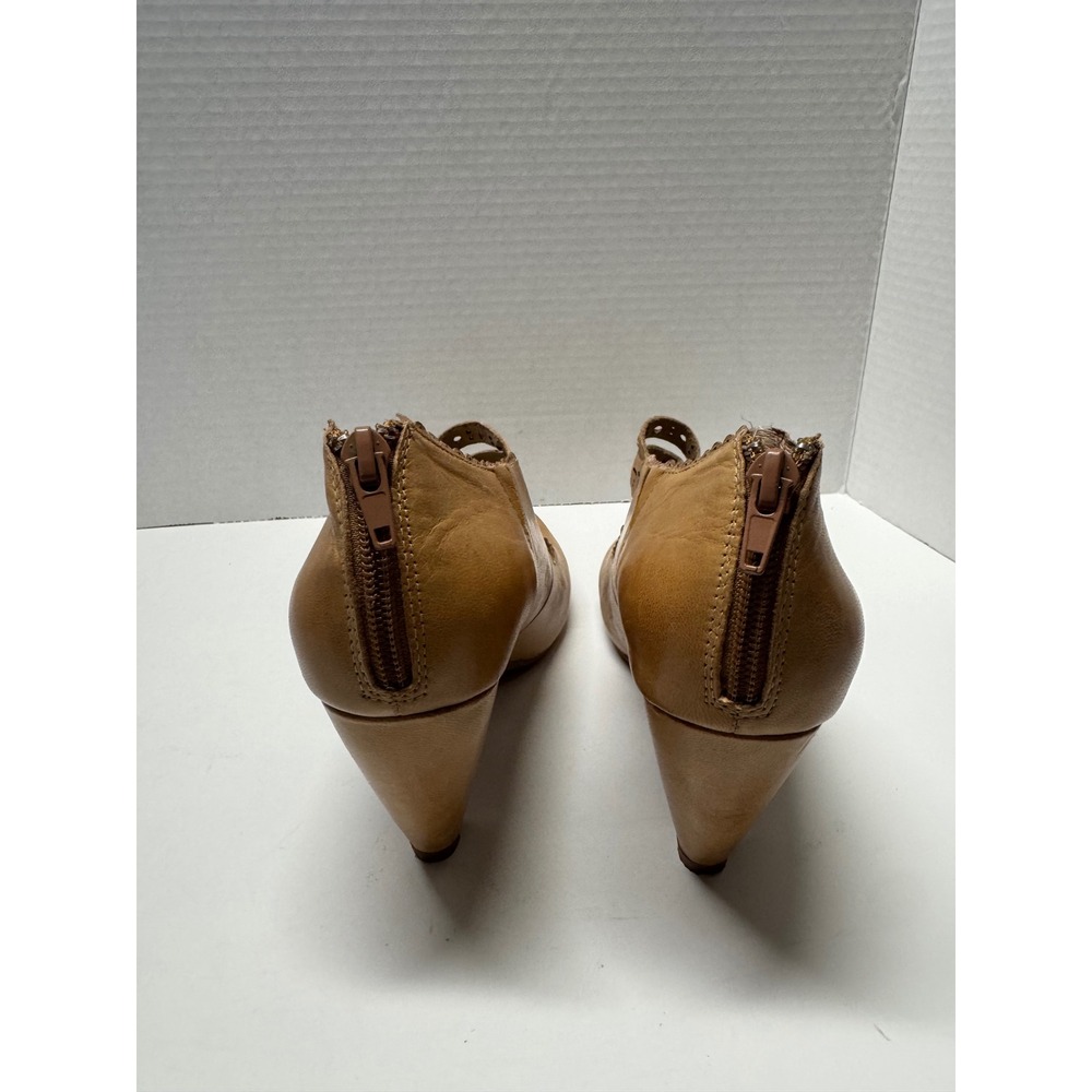 Miz Mooz Starla Leather Button Laser Cut Heels Size 8.5 - Picture 3 of 12